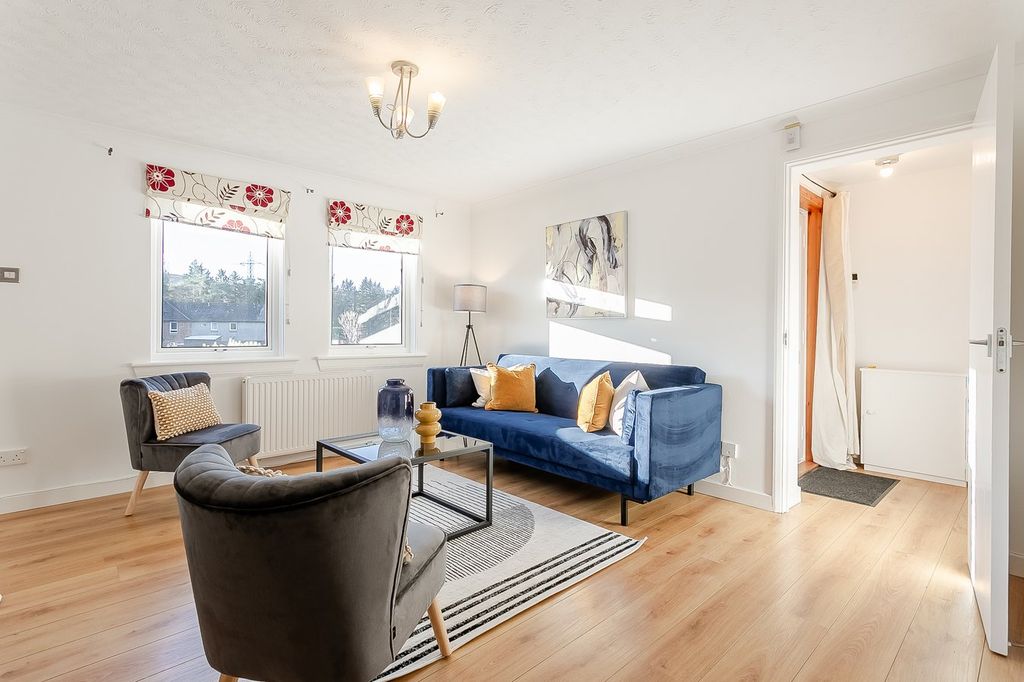 Property photo 2 of 35