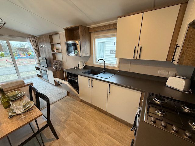 Property photo 2 of 5 4