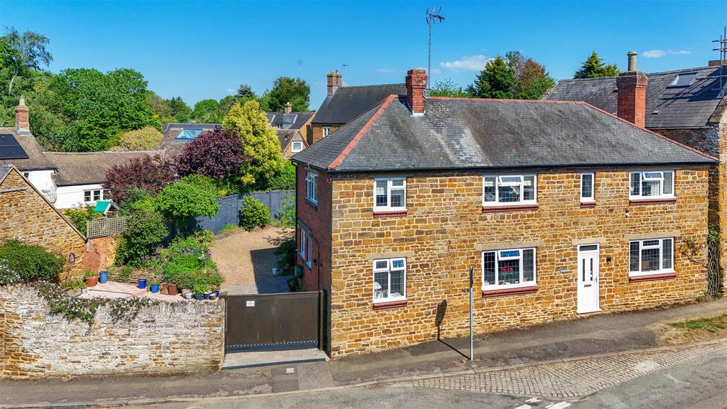Property photo 1 of 31