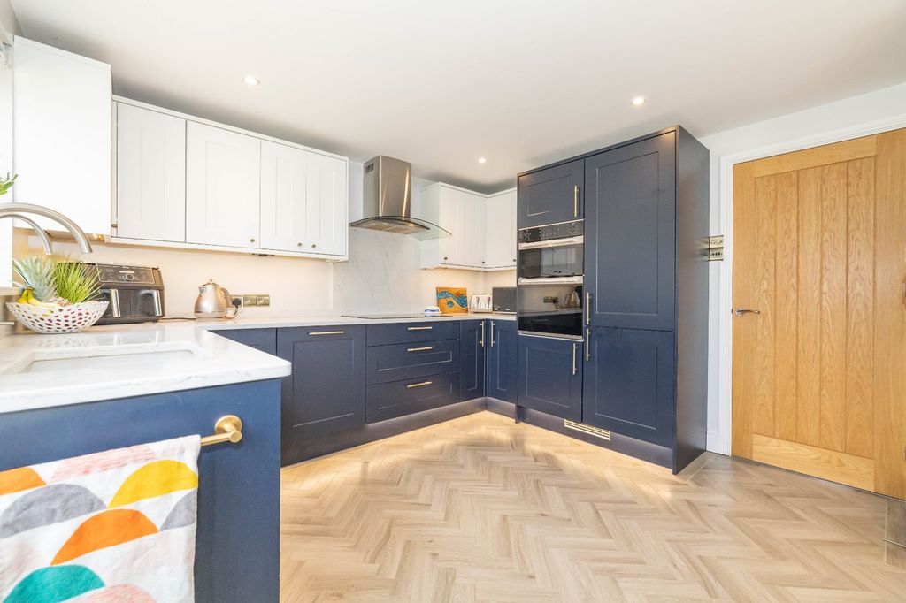 Property photo 2 of 24 Picture 2