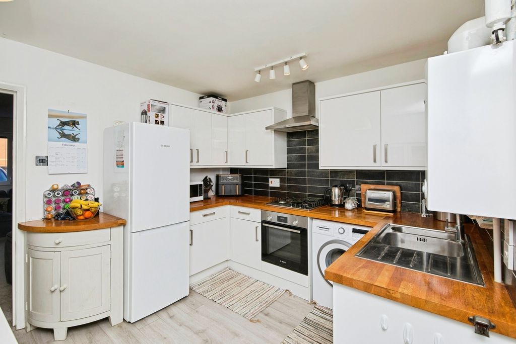 Property photo 2 of 20 Kitchen Diner