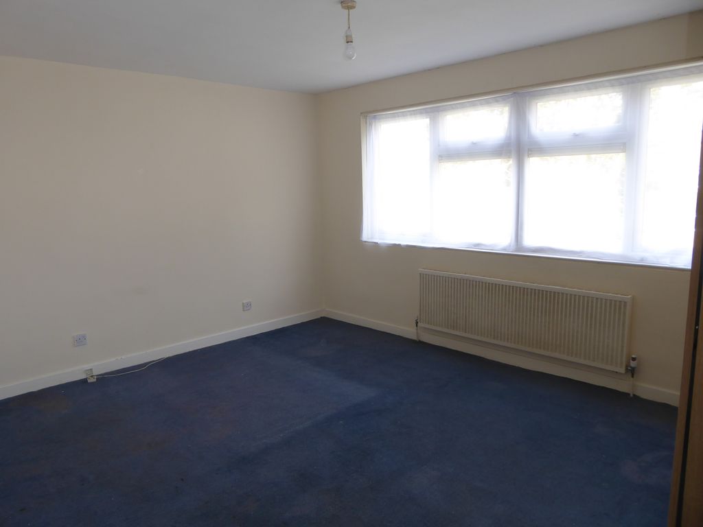 Property photo 3 of 6 Bedroom