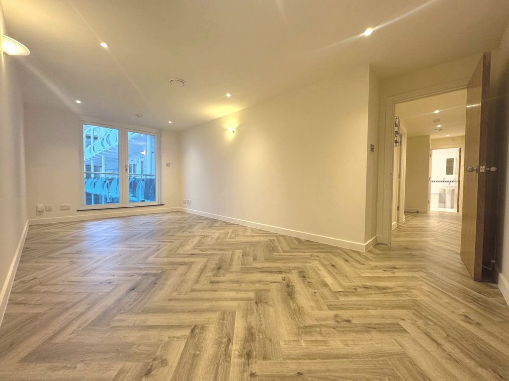 Property photo 1 of 9 3