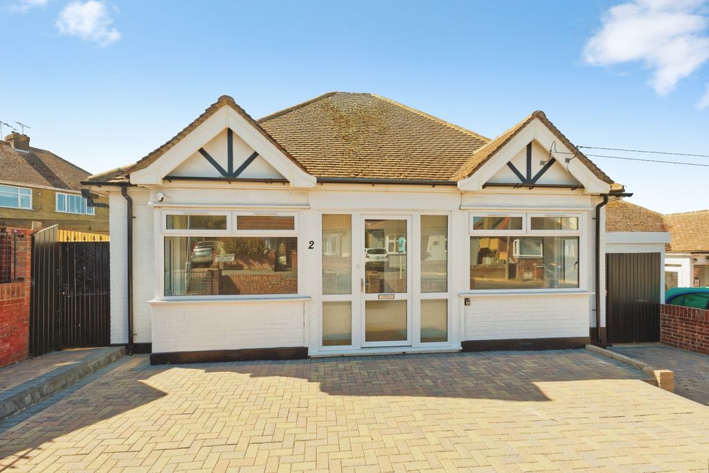 Property photo 1 of 17 Front External