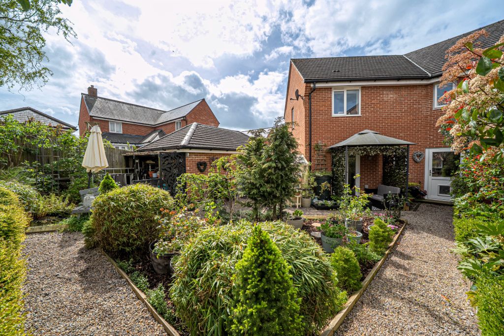 Property photo 2 of 20