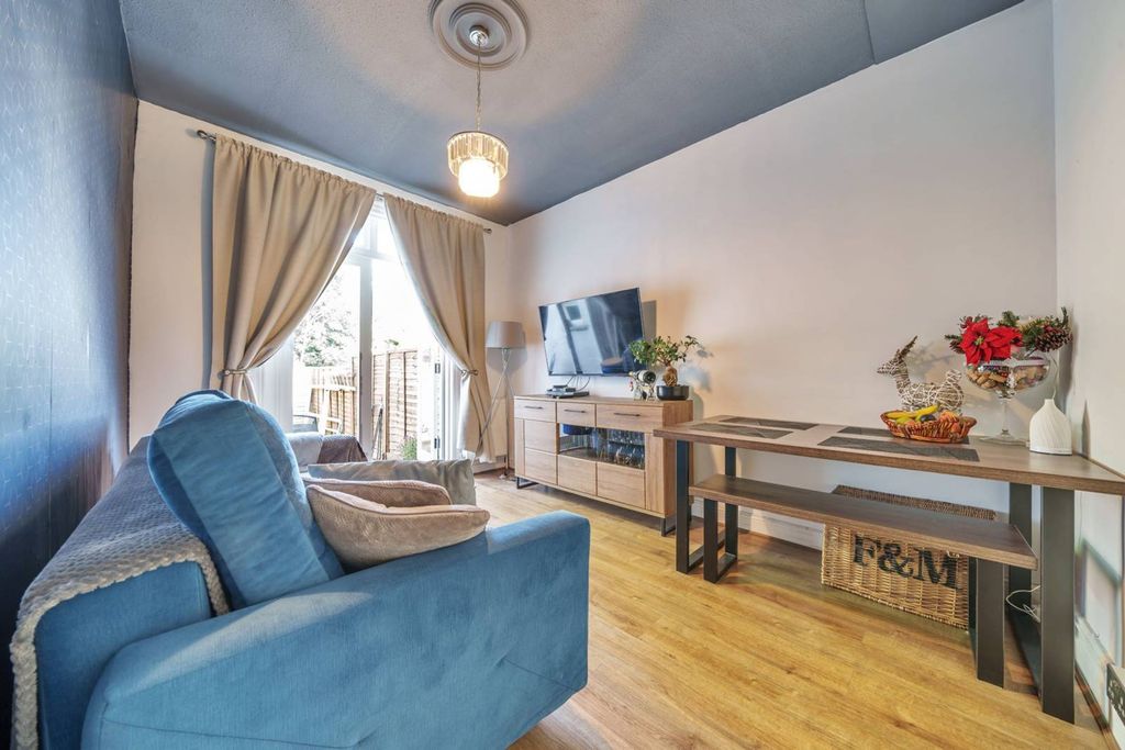 Property photo 1 of 6