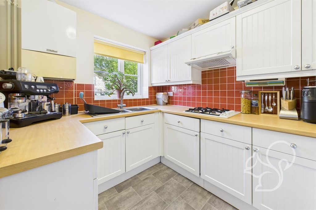 Property photo 3 of 15 Kitchen