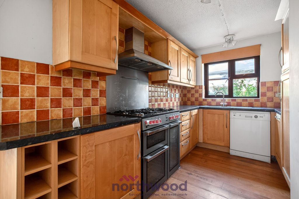 Property photo 2 of 26