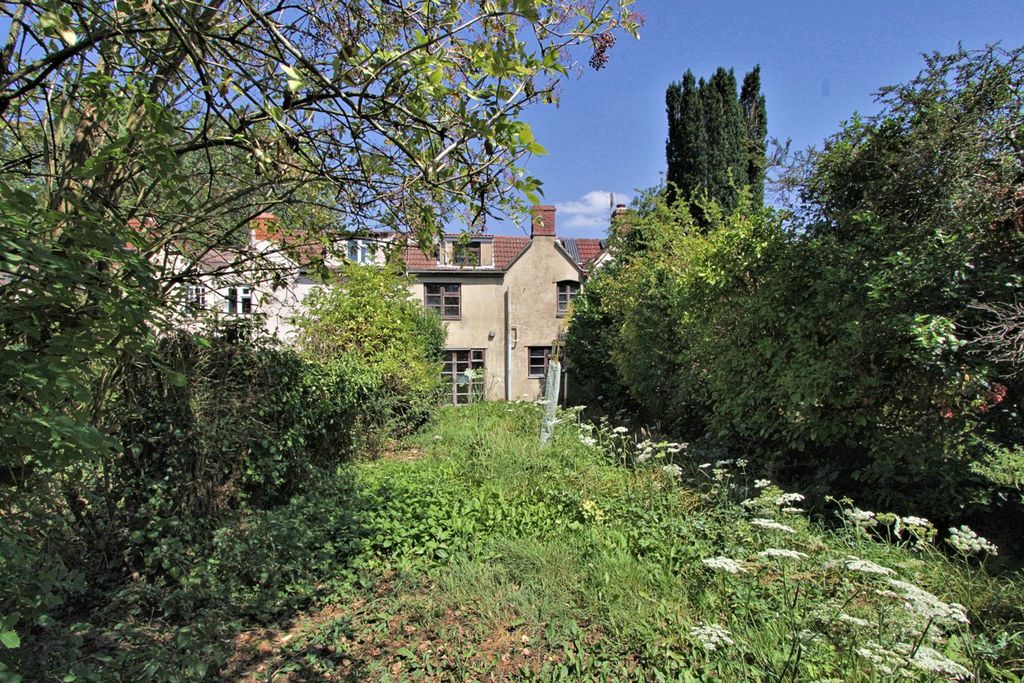 Property photo 3 of 19