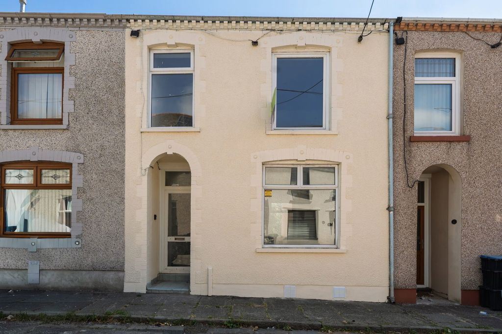 Property photo 1 of 28
