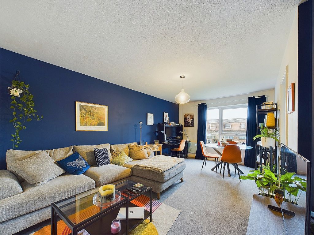 Property photo 3 of 12 3782685