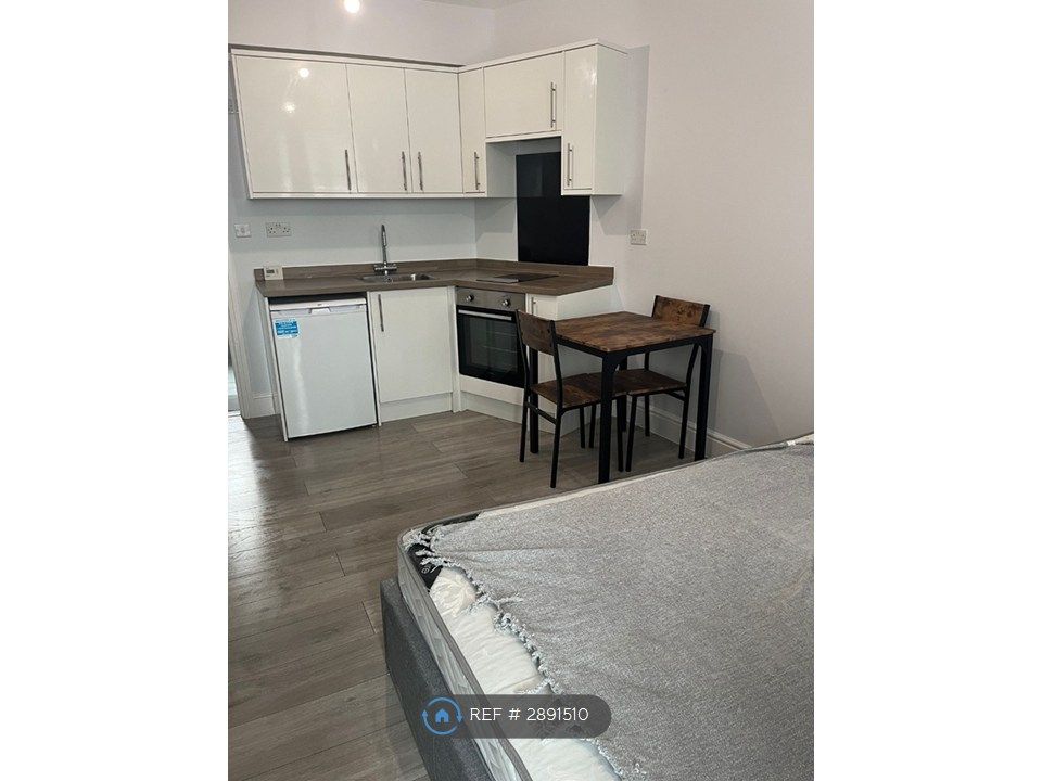 Property photo 1 of 2