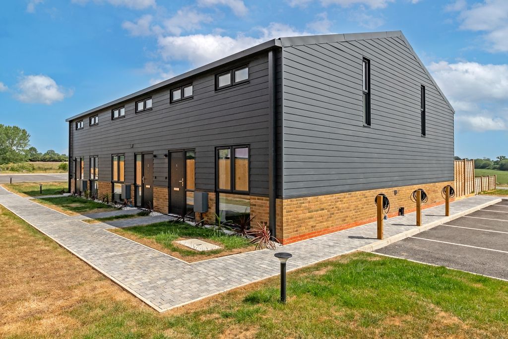 Property photo 1 of 12 Burstonridgefarm-133