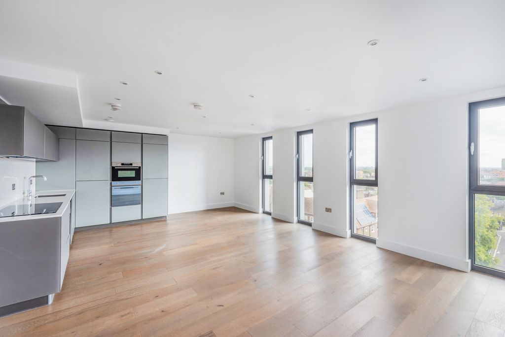 Property photo 3 of 8