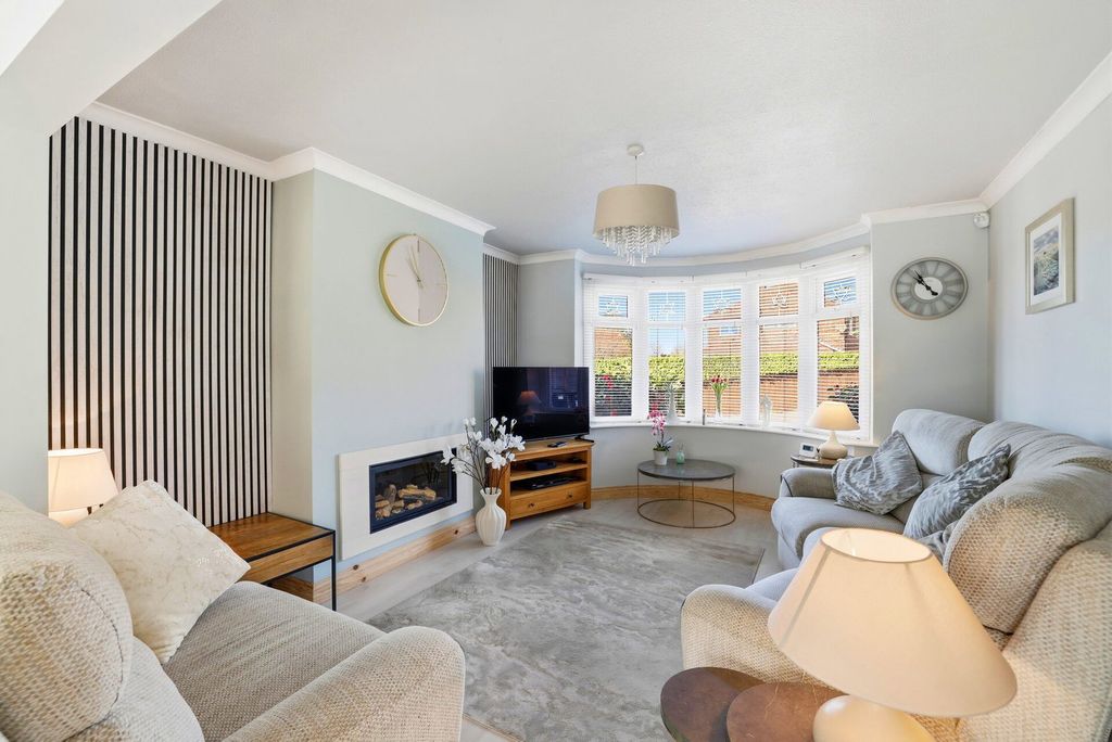 Property photo 3 of 26