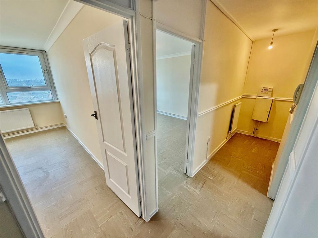 Property photo 2 of 12 Img_0565.Jpeg