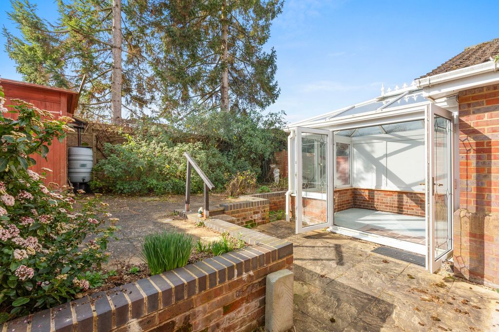 Property photo 2 of 12 Paved Garden