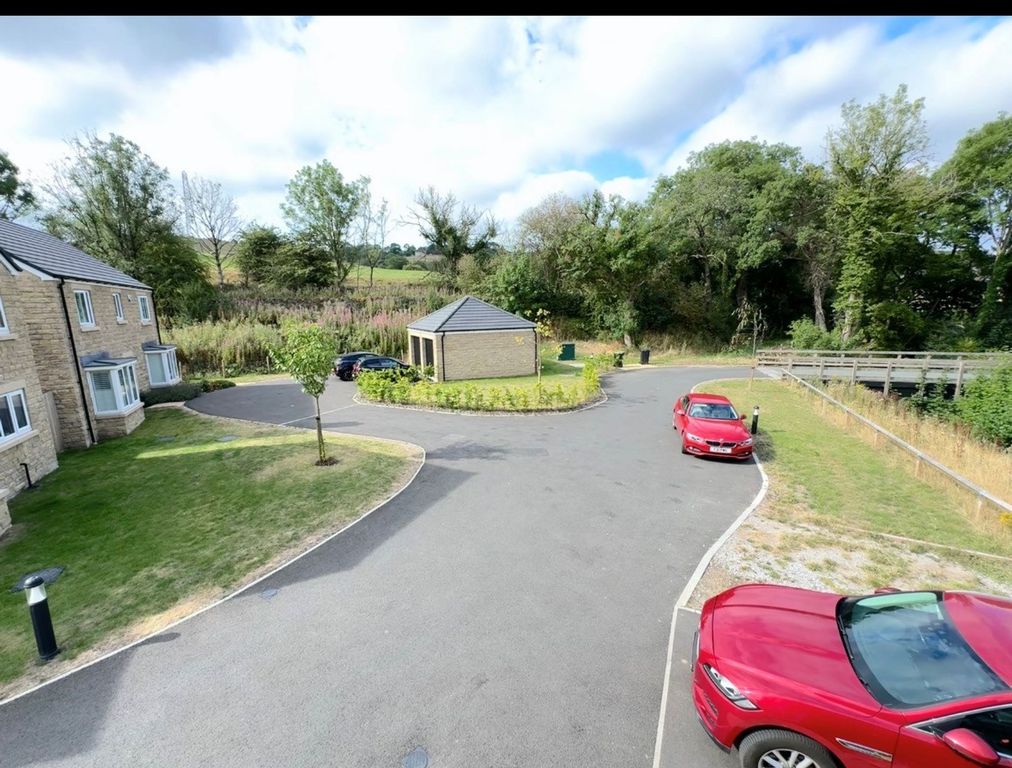 Property photo 2 of 23