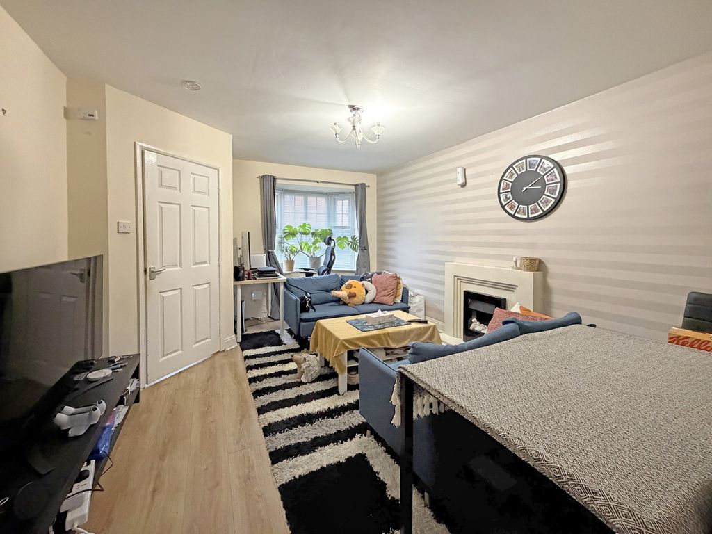 Property photo 2 of 26