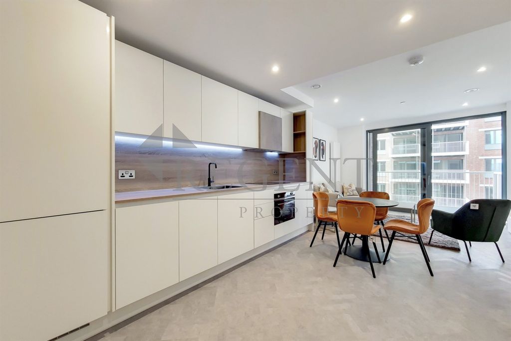 Property photo 2 of 9 Kitchen