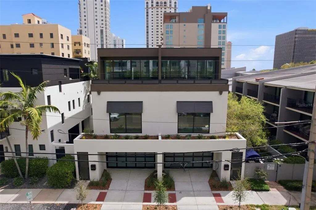 Property photo 1 of 20