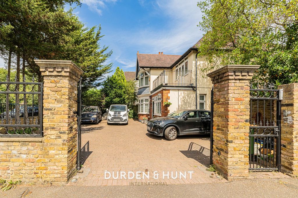 Property photo 1 of 34