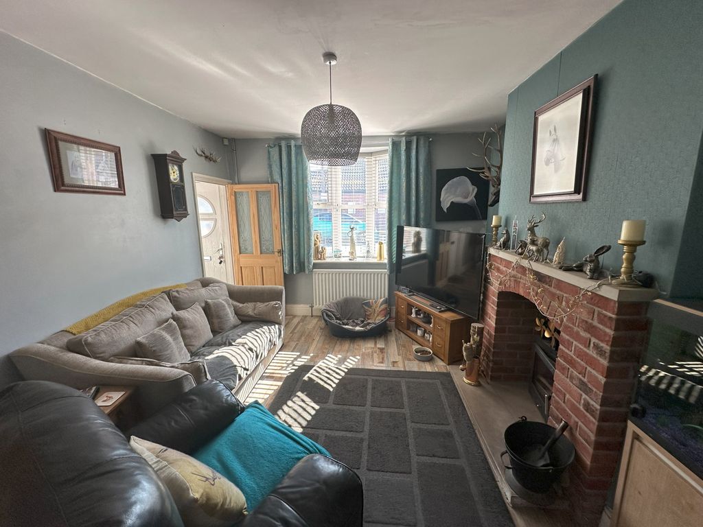 Property photo 3 of 14 Photo 2