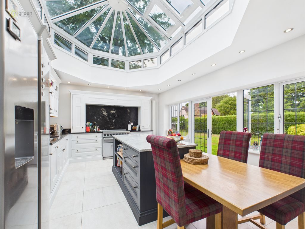 Property photo 3 of 33 Cam03830G0-Pr0190-Still029