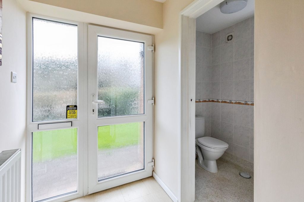 Property photo 3 of 17 Entrance Porch