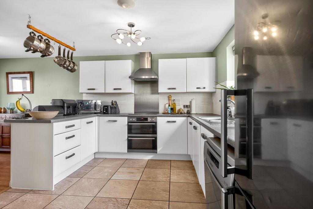 Property photo 3 of 26