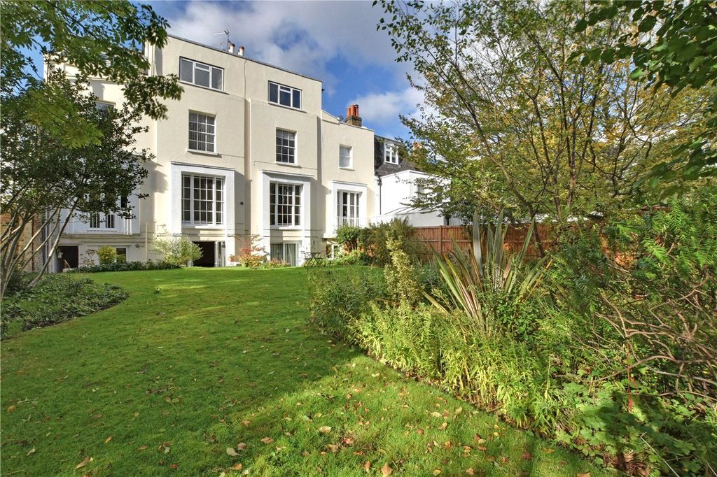 Property photo 1 of 19 Garden