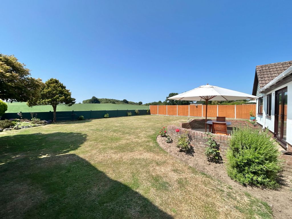 Property photo 2 of 30