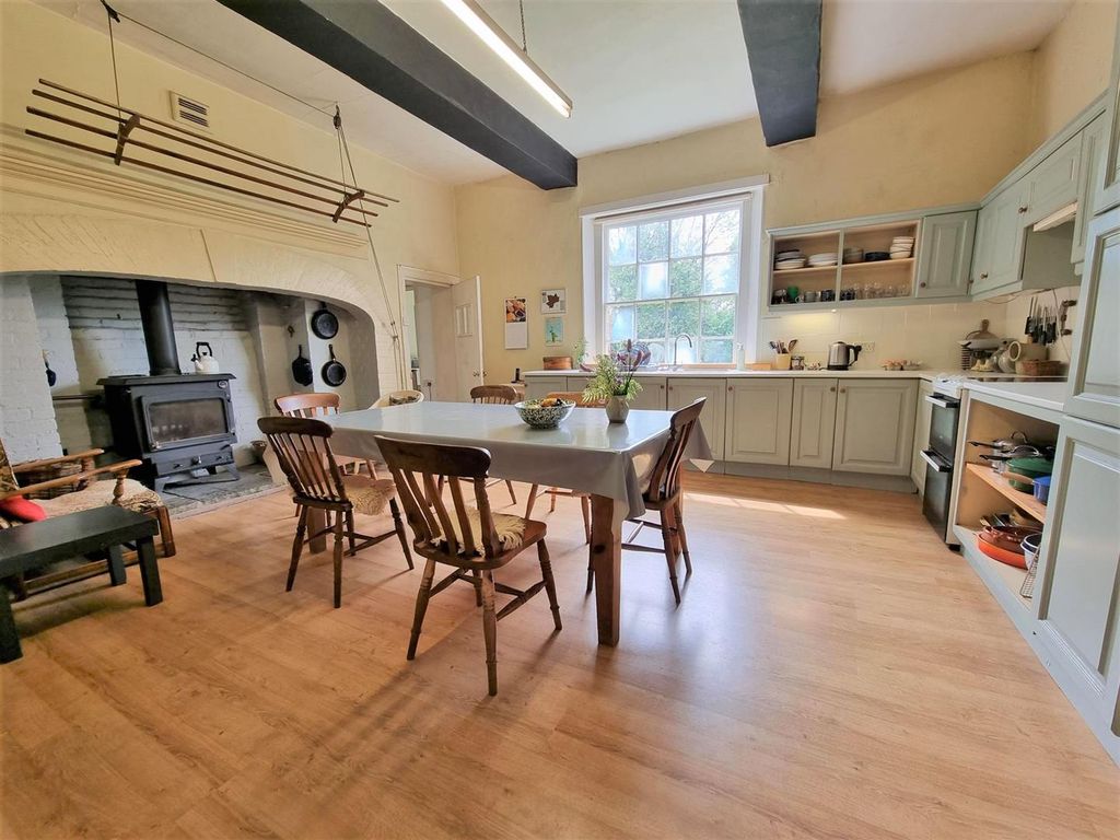 Property photo 3 of 24