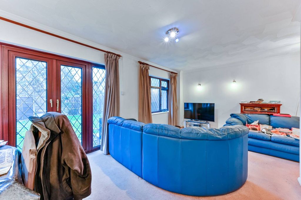 Property photo 2 of 7