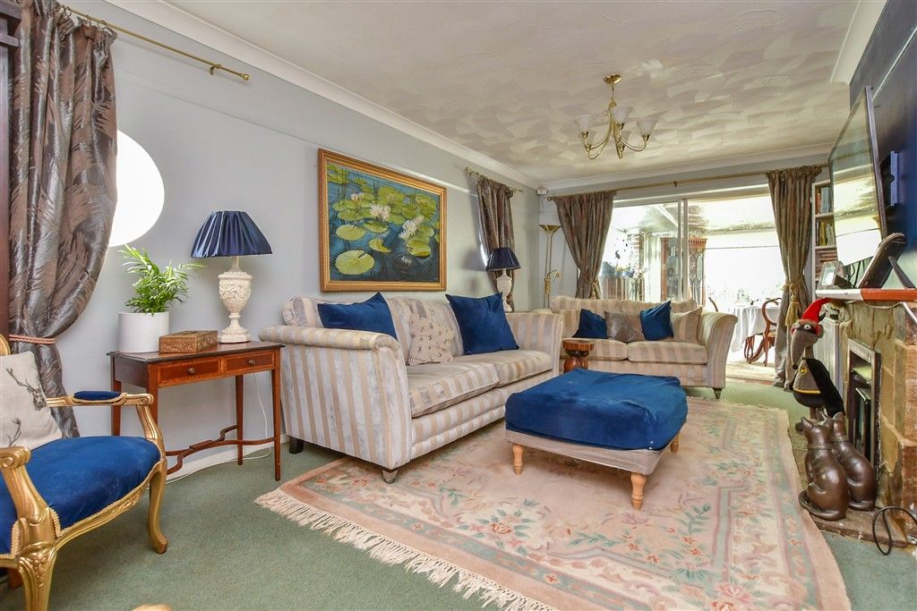 Property photo 2 of 10 Conservatory