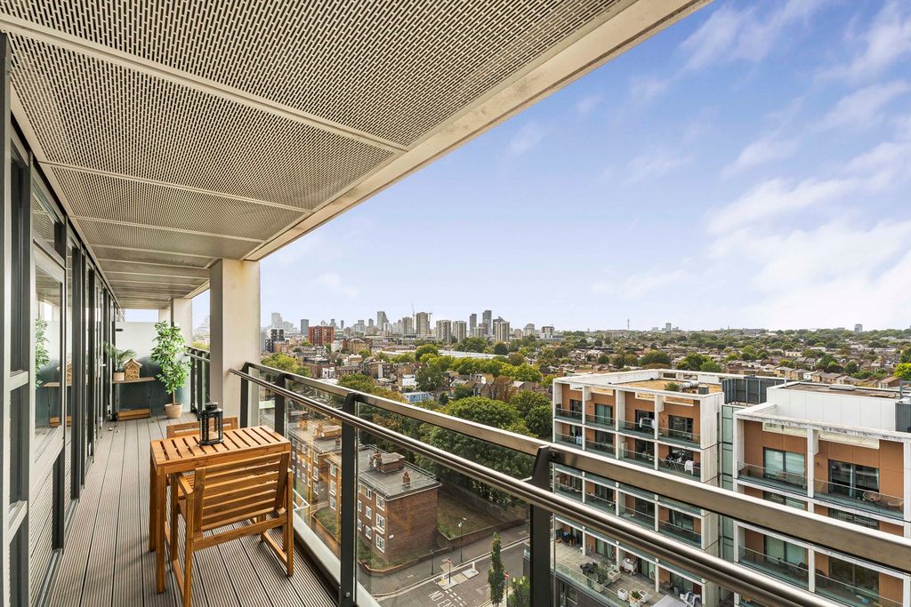 Property photo 1 of 21 Balcony