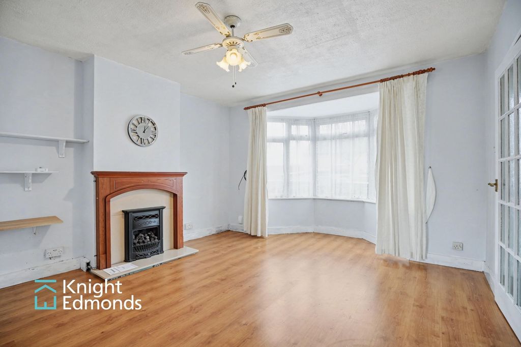 Property photo 3 of 22