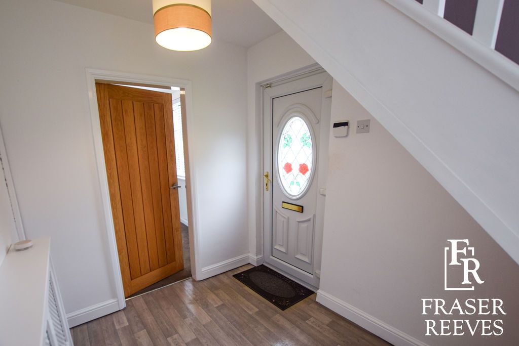 Property photo 2 of 17 Entrance Hall