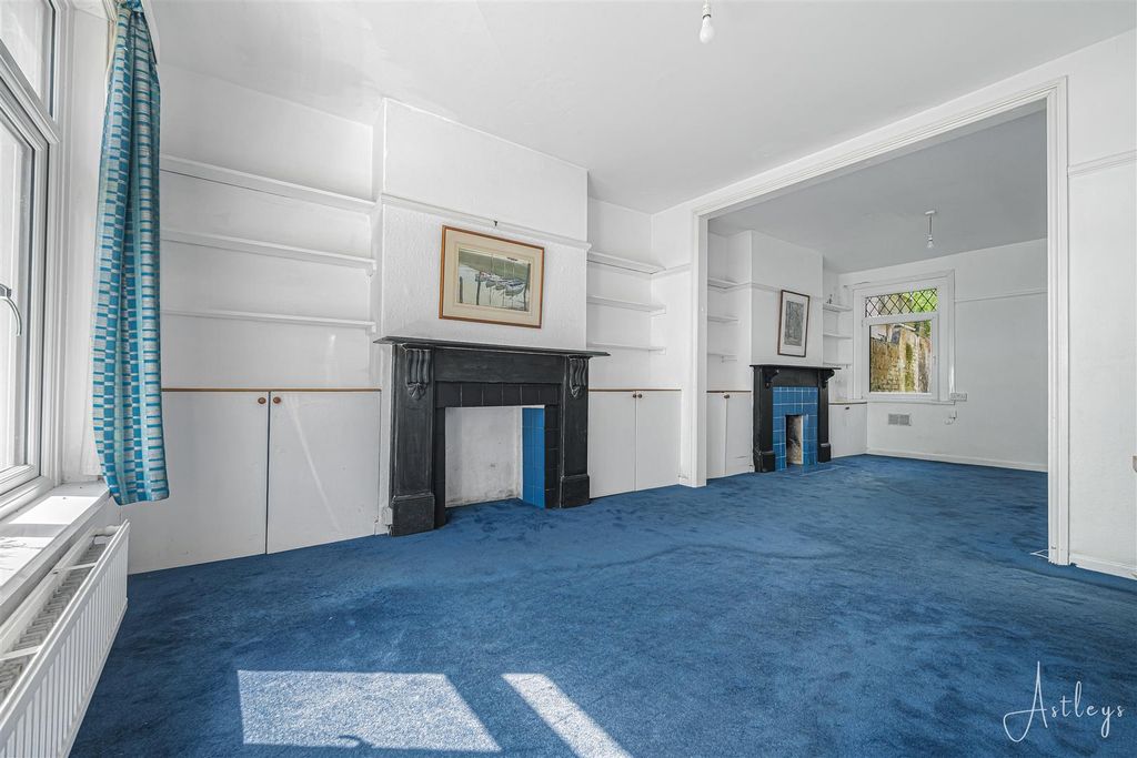 Property photo 2 of 35 Living Room