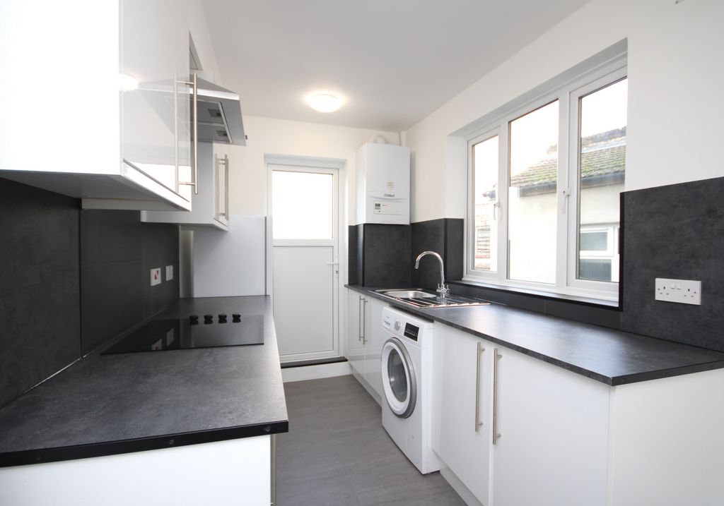 Property photo 3 of 14 Photo 11