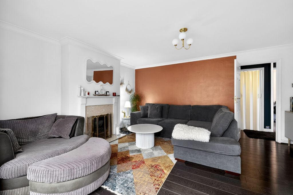 Property photo 1 of 15 Living Room