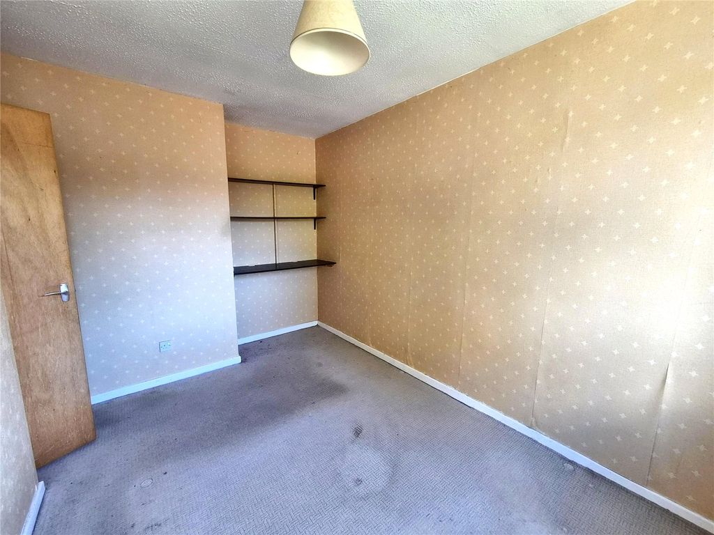 Property photo 3 of 18 Bedroom 2