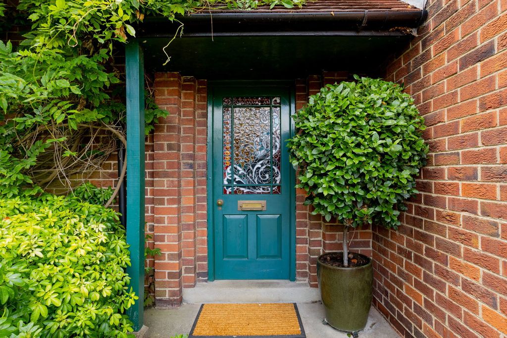 Property photo 3 of 28