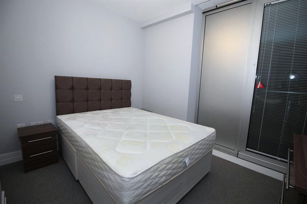 Property photo 3 of 5 Bedroom .Png