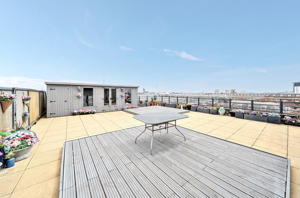 Property photo 2 of 12 1469563-18-6A1Da0...