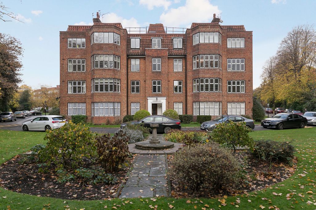 Property photo 1 of 32