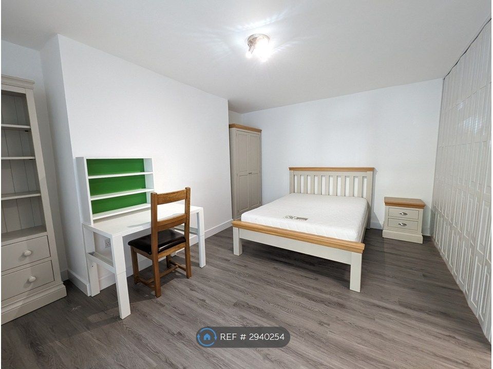 Property photo 1 of 4