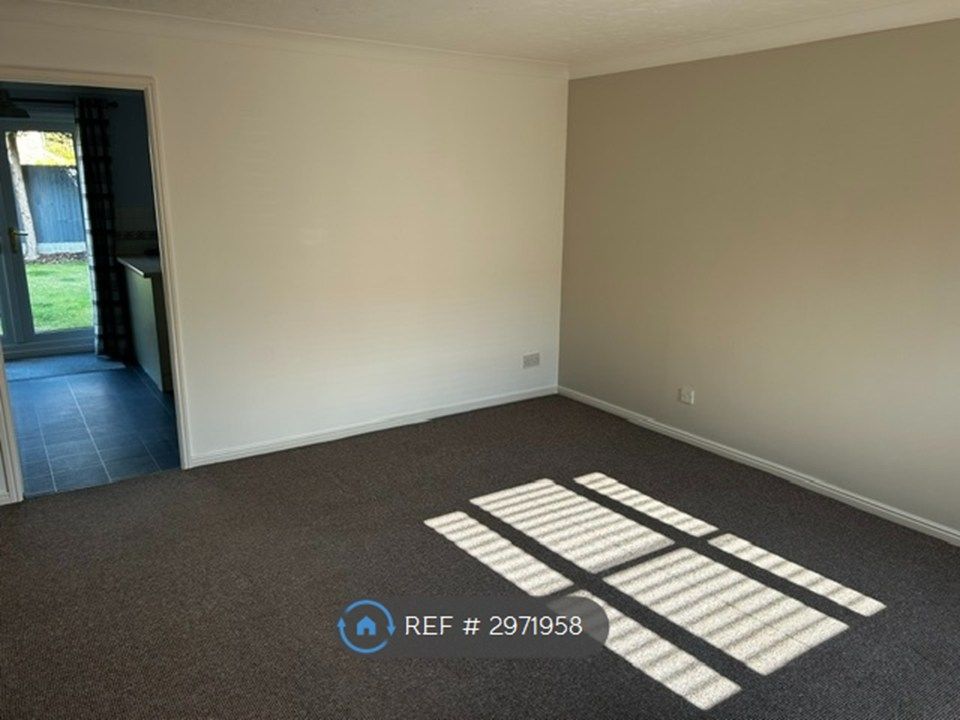 Property photo 2 of 13 Lounge
