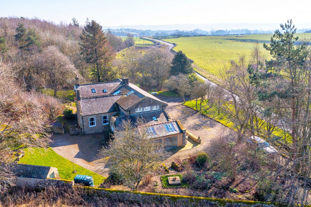 Property photo 1 of 40