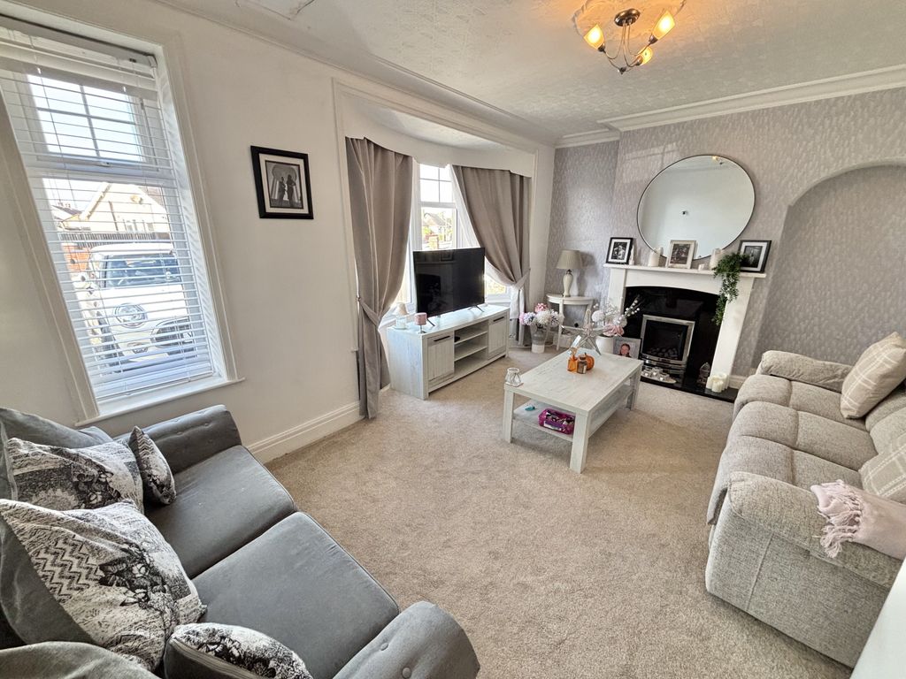 Property photo 3 of 18